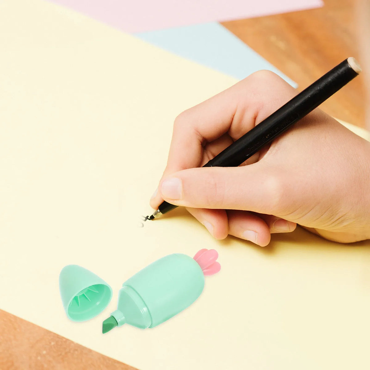DealJee™Mini Fluorescent Highlighters